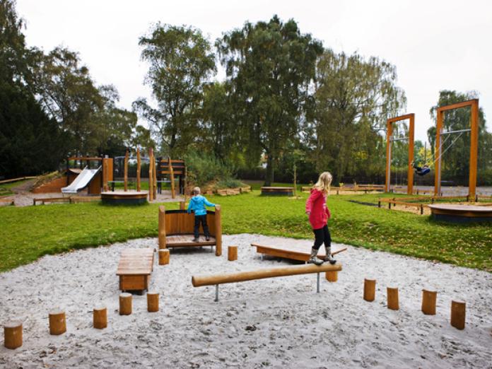 Legeplads i Vigerslevparken ved Stakhaven